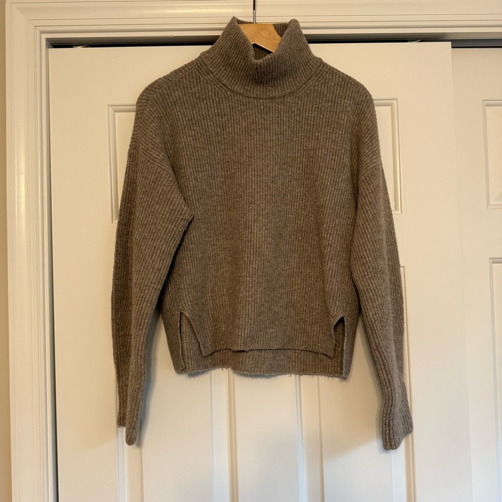 Abercrombie & Fitch Women’s Brown Turtle Neck Sweater XS Wool blend